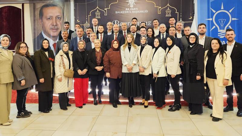 AK PARTİ’DE BAYRAMLAŞMA BULUŞMASI