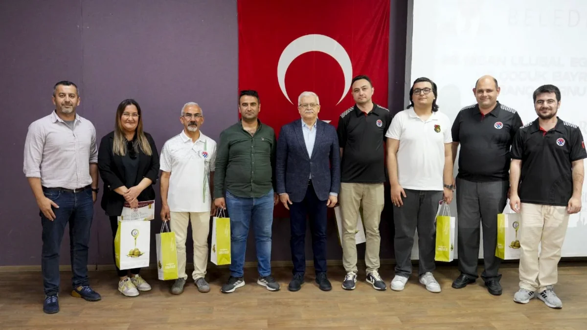 23 Nisan Satranç Turnuvası Burhaniye'de Heyecanla Geçti