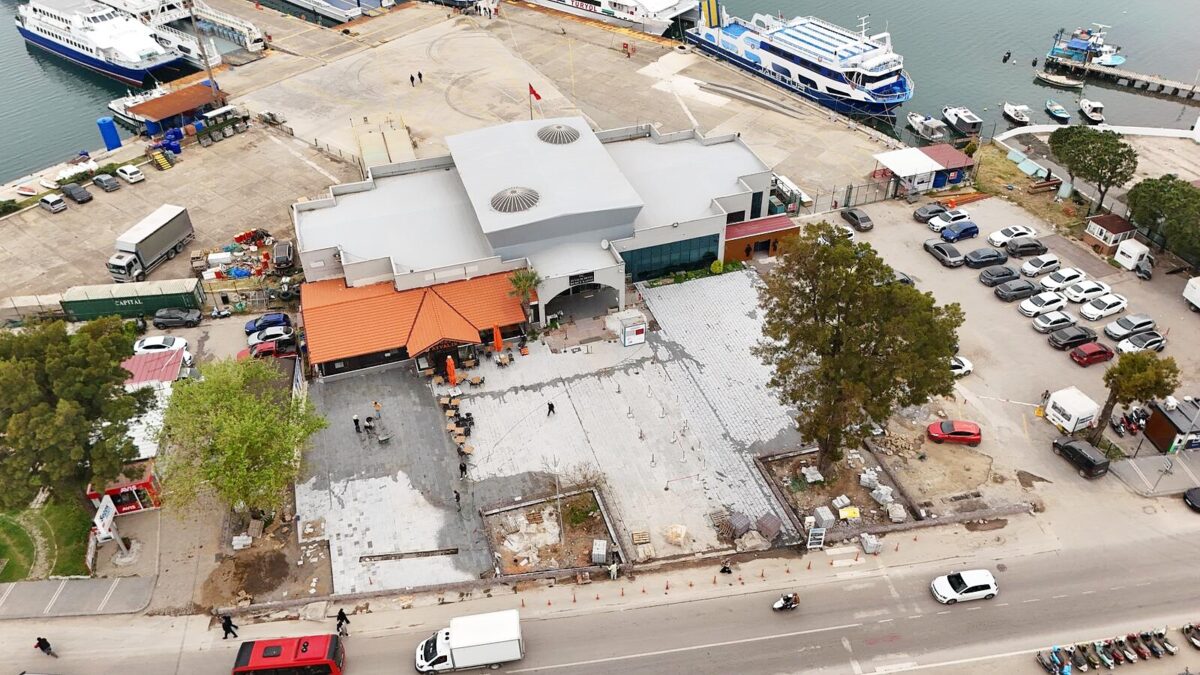 Ayvalık Deniz Hudut Kapısı meydan düzenleme projesi