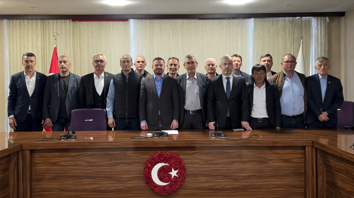 Aydemir Karesi'de Muhtarlarla Buluştu: Yerel Yönetimde İstişare