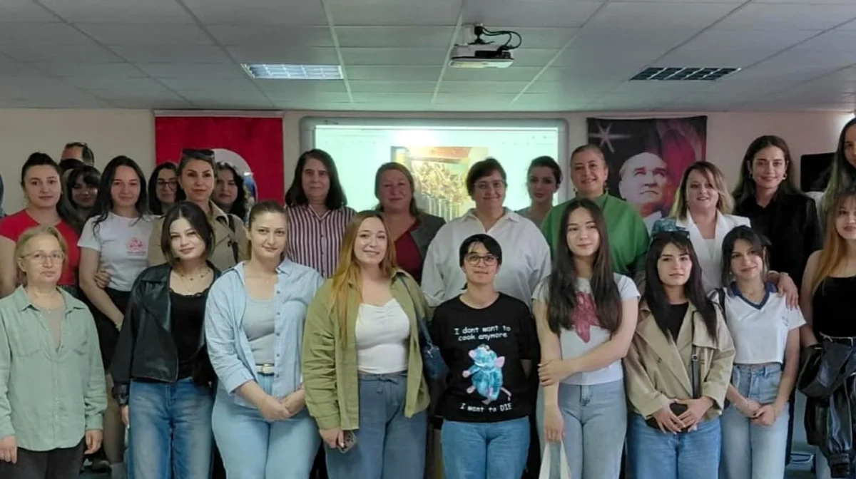 Ayvalık MYO'da Kalemişi ve Altın Varak Restorasyon Eğitimi