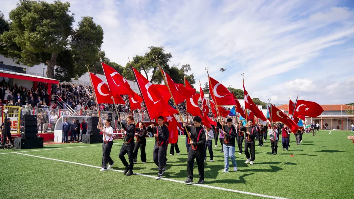Ayvalık'ta 23 Nisan Coşkusu: TBMM'nin 106. Yılı Görkemli Kutlandı