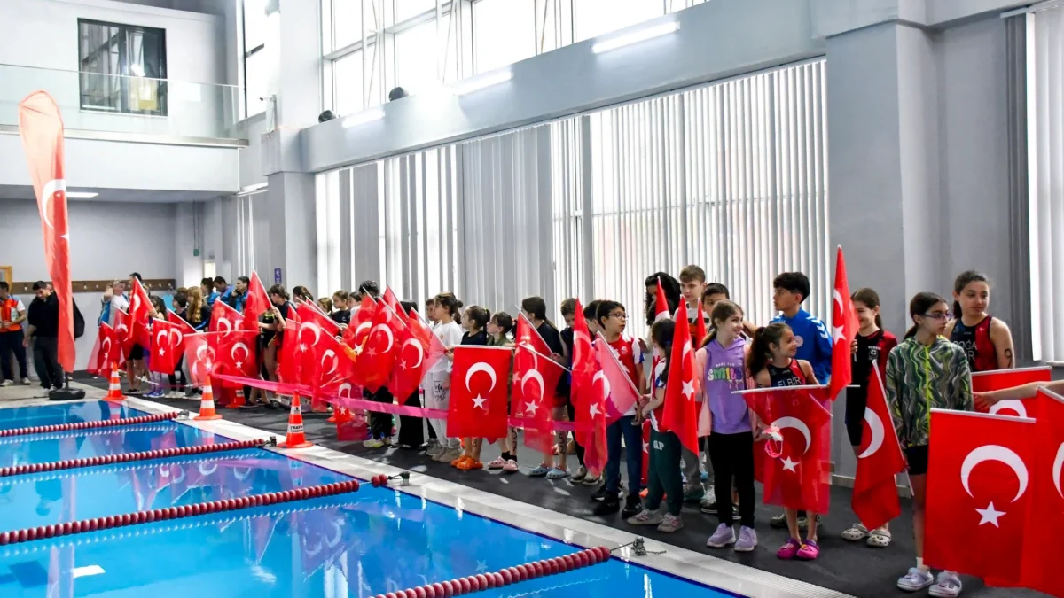 Balıkesir'de 23 Nisan Coşkusu: Aquathlon TBMM Kupası Sahiplerini Buldu