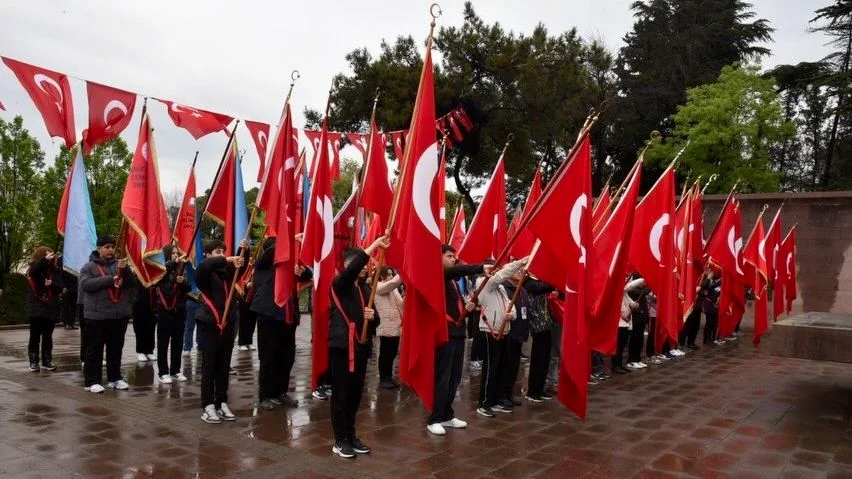 Balıkesir’de 23 Nisan Kutlamaları: Öğrenciler ve Veliler Sahne Aldı