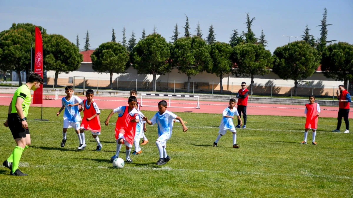 Balıkesir'de D.O.S.T Projesi: Roman Çocuklara Spor ve Eğitim Desteği