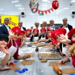 Balıkesir'de minik eller 23 Nisan'ı kurabiye yaparak kutladı