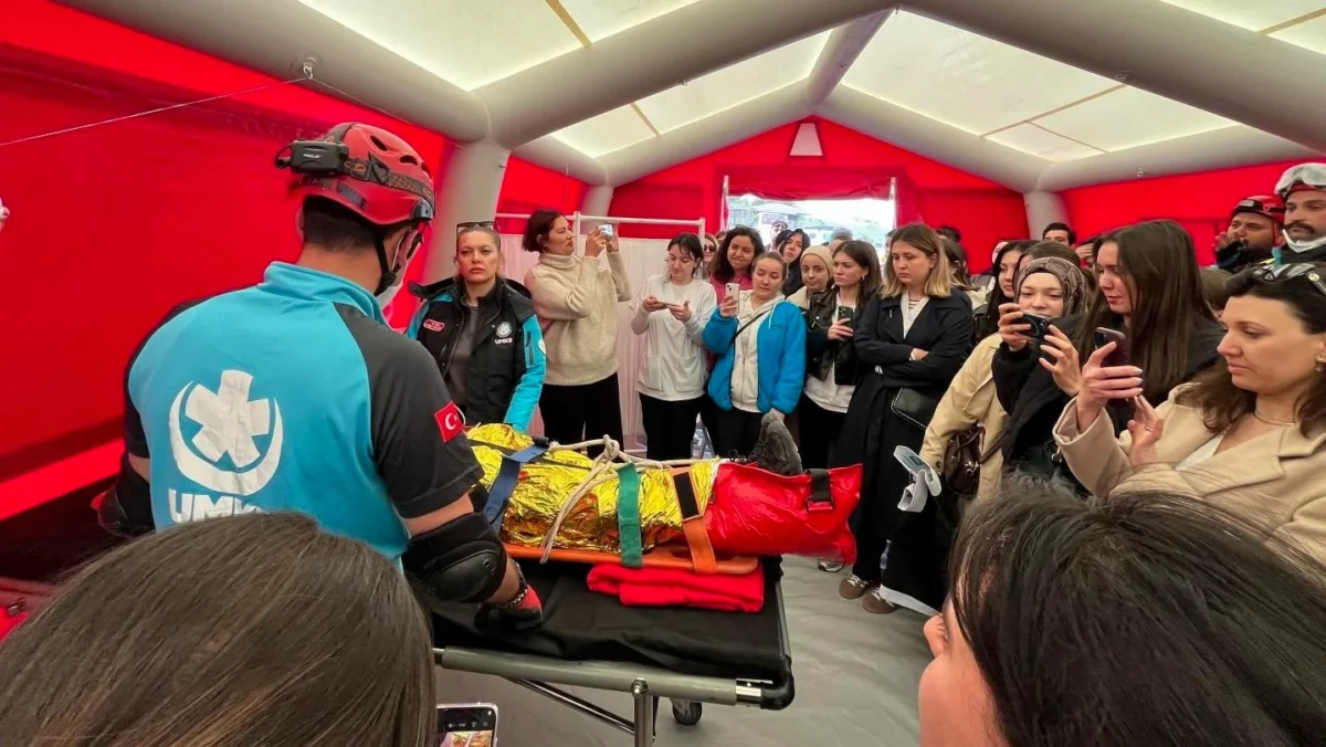 Balıkesir Üniversitesi'nde Afet Eğitimi: Hemşirelik Öğrencileri Sahada Yetişti