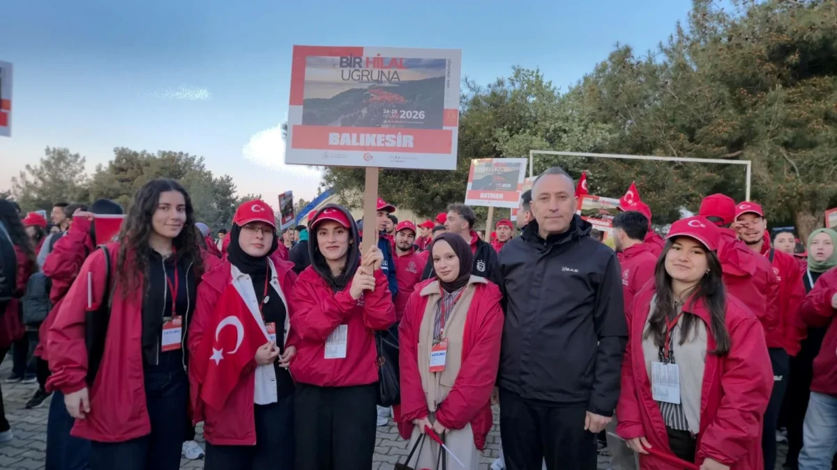 Balıkesirli Gençlerden Çanakkale'ye Vefa Yürüyüşüne Damga