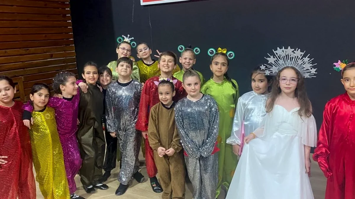 Edremit'te Drama Kursu Muhteşem Final Gösterisiyle Sona Erdi