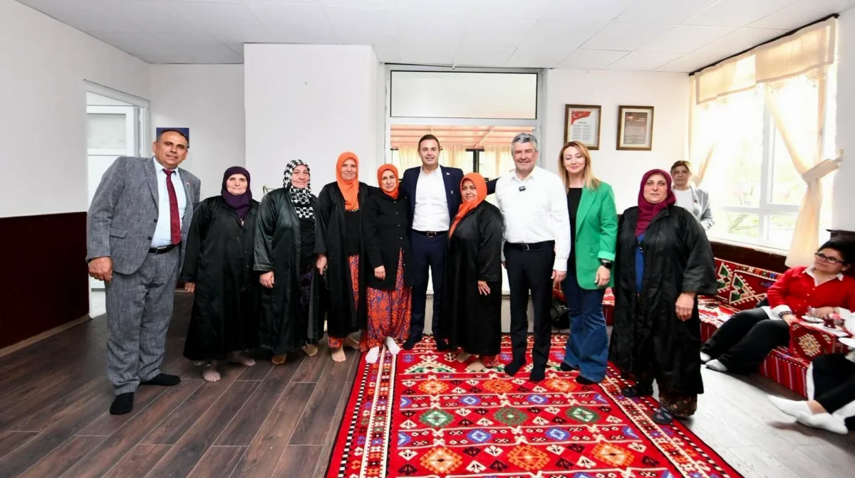 Ahmet Akın Şamlı'da Kültür Evi ve Pazar Yeri Açılışına Katıldı