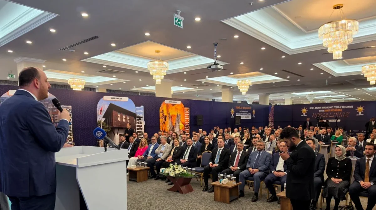 AK Parti Balıkesir’de Mahalle Başkanları Buluşması Düzenledi