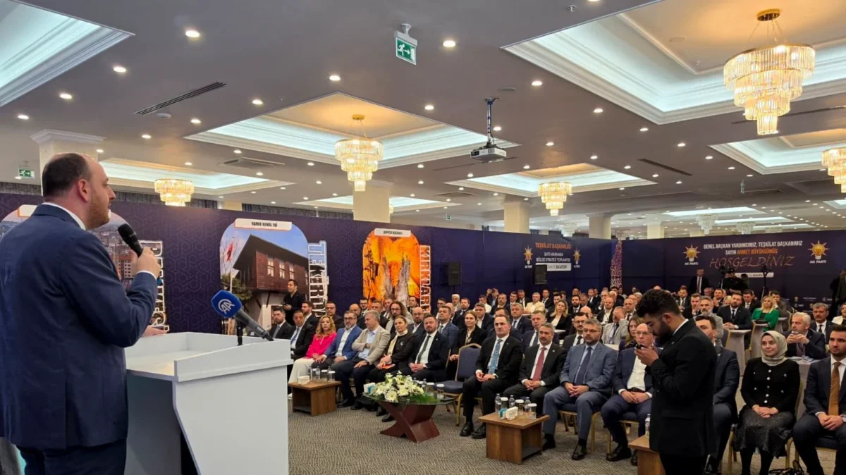 AK Parti Balıkesir’de Mahalle Başkanları Buluşması Düzenledi