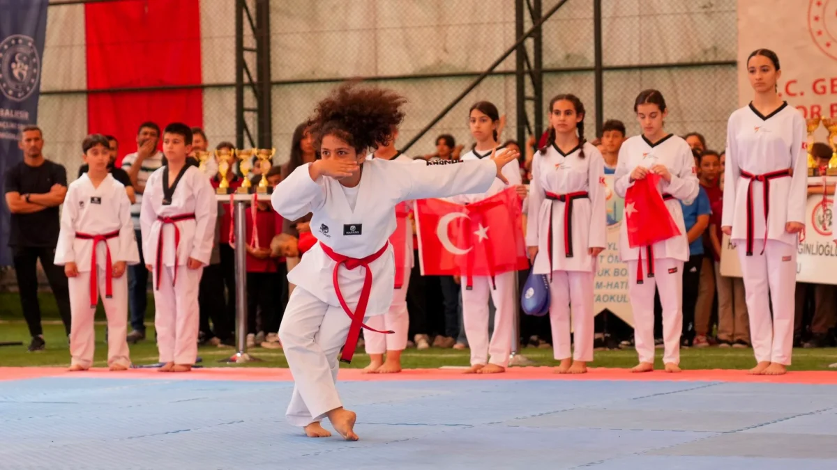 Altıeylül'de Geleneksel Çocuk Oyunları Final Heyecanı