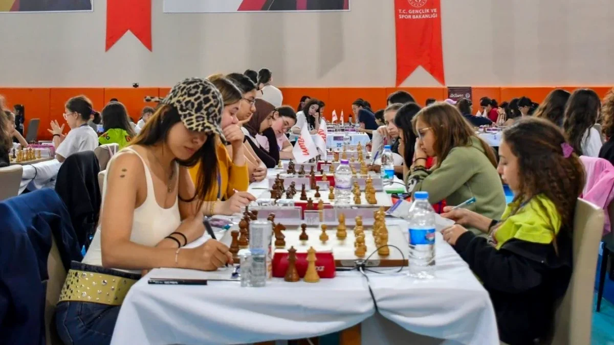 Arzum Türkiye Kadınlar Satranç Şampiyonası Balıkesir'de Başladı