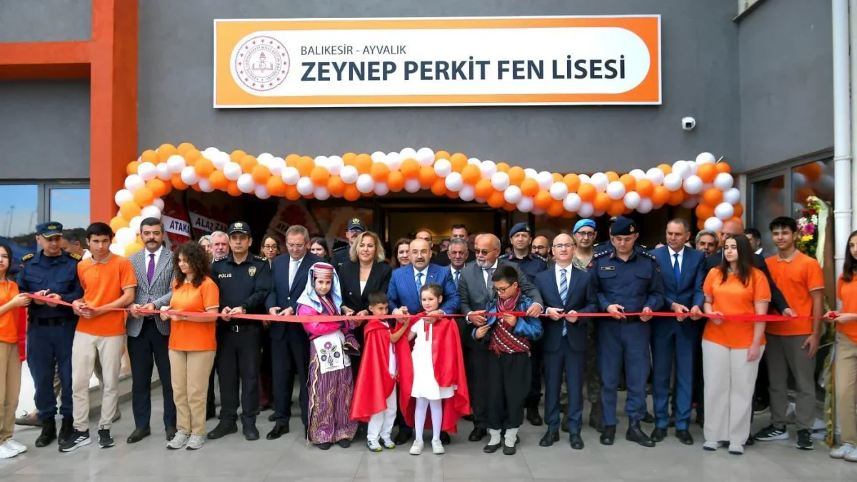 Ayvalık Zeynep Perkit Fen Lisesi Resmen Açıldı