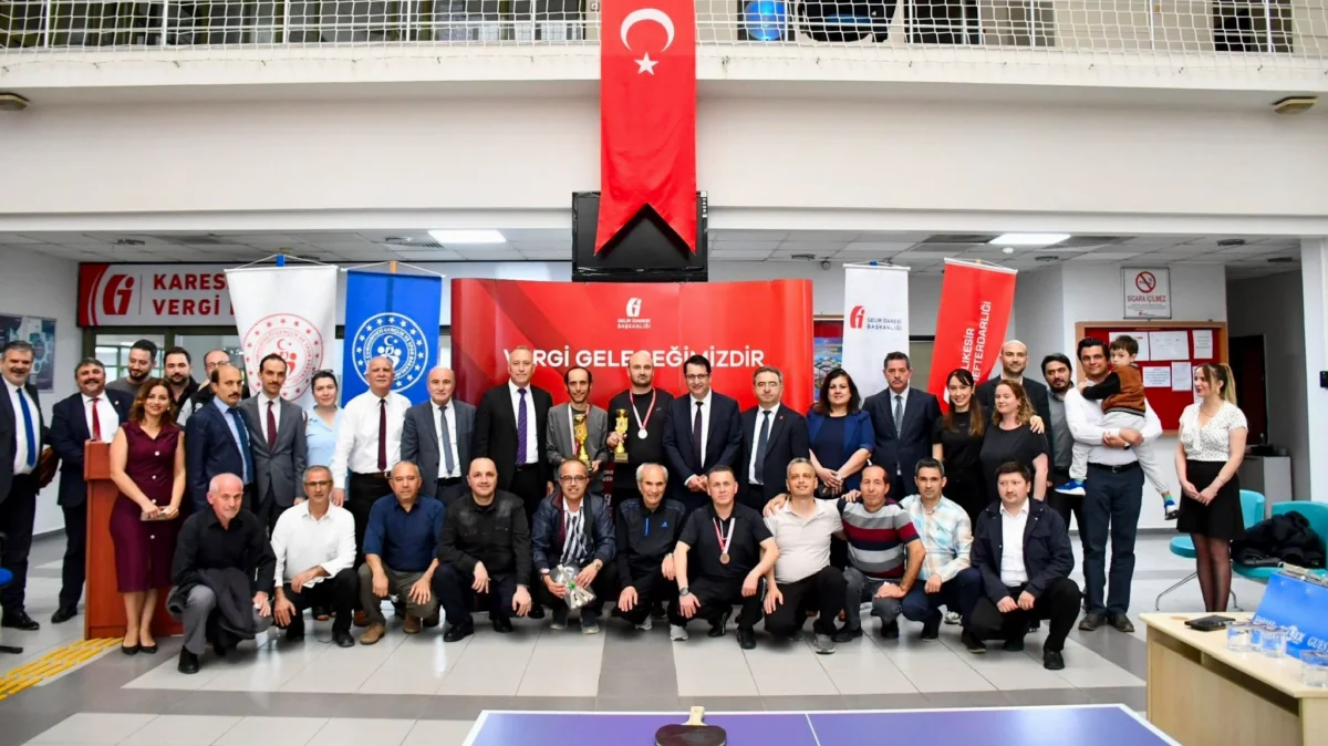 Balıkesir’de Kamu Personelleri Masa Tenisi Turnuvasında Buluştu