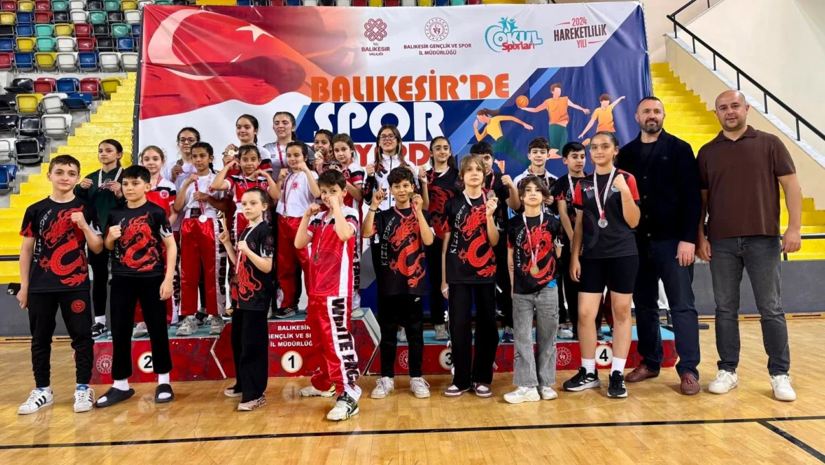 Balıkesir’de Kickboks Kupası Heyecanı: Genç Sporcular Sahne Aldı
