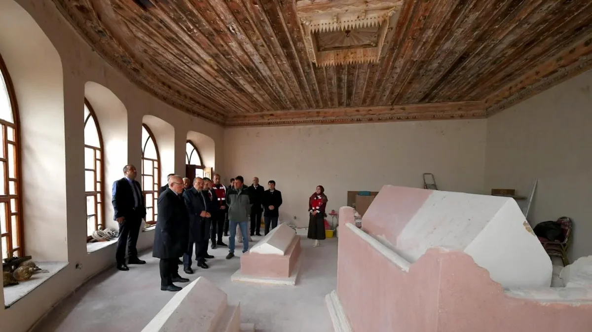 Balıkesir'de Tarihi Restorasyon: Karesi Bey Türbesi Yeniden Doğuyor