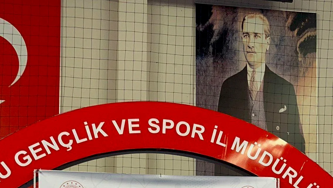 Balıkesir Güreşçileri Bolu'da Tarihi Başarı Elde Etti