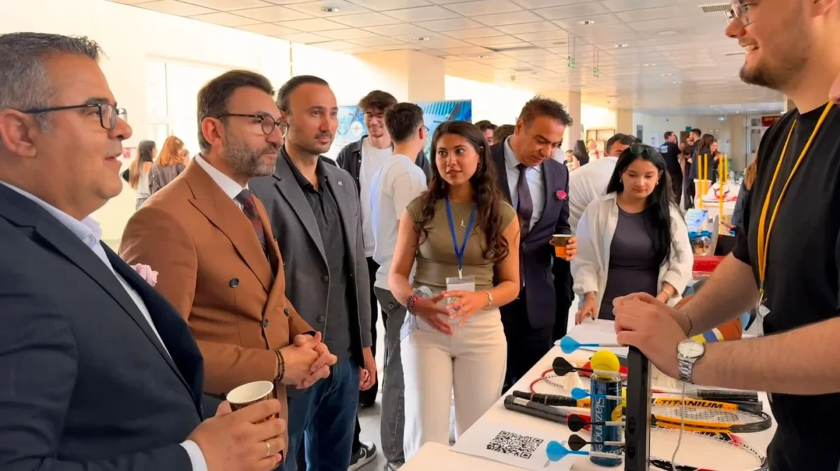 Balıkesir Üniversitesi Burhaniye'de Bahar Şenliği Coşkusu
