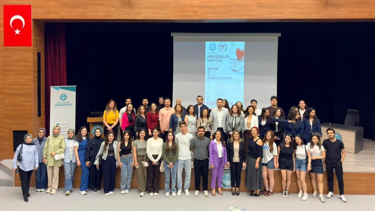 Balıkesir Üniversitesi'nde Hemşirelik Haftası Etkinliği Düzenlendi