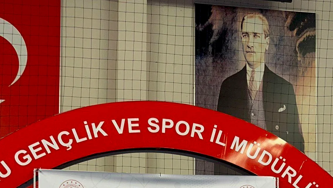 Balıkesir Yıldız Kızlar Güreşte Türkiye Şampiyonluğu ile Gurur Doldurdu