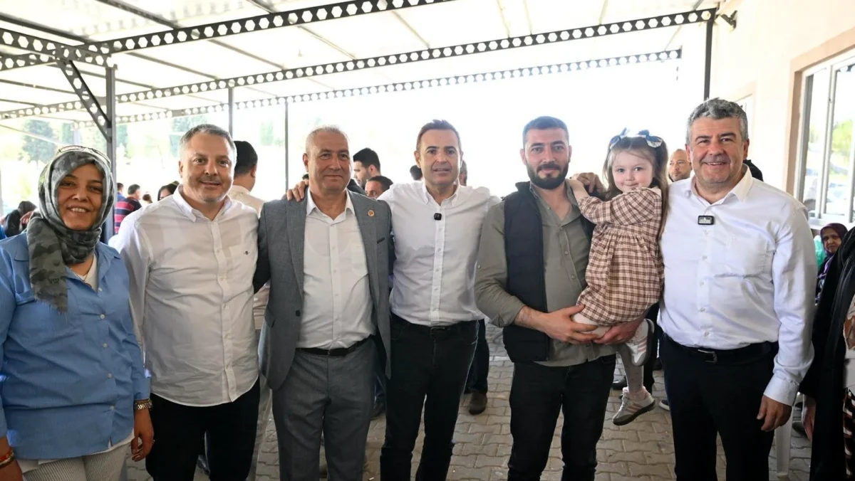 Başkan Ahmet Akın Karesi’de Hayırlarda Vatandaşlarla Buluştu