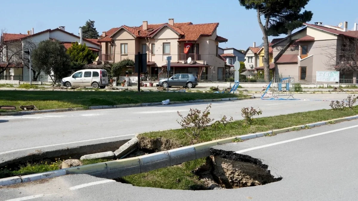 BASKİ Burhaniye'nin 50 Yıllık Altyapısını Yeniliyor