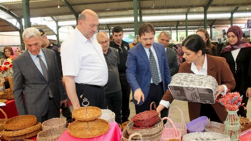 Bigadiç'te El Emeği Göz Nuru Sergisi Açıldı