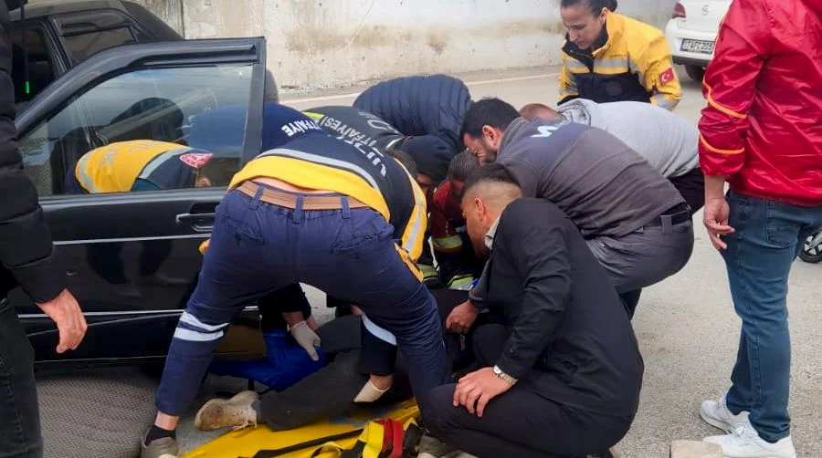 Edremit Trafik Kazası: Tuzcumurat Mahallesi'nde Otomobil ve Minibüs Çarpıştı
