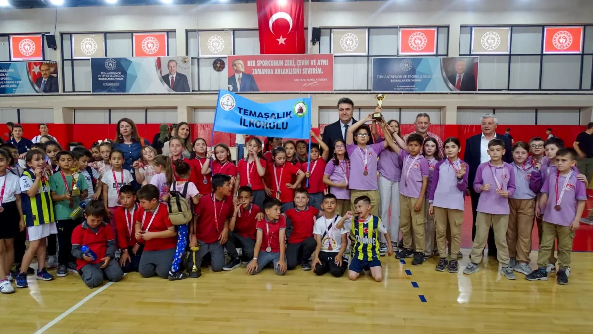 Havran'da Geleneksel Çocuk Oyunları Şenliği Coşkuyla Son Buldu