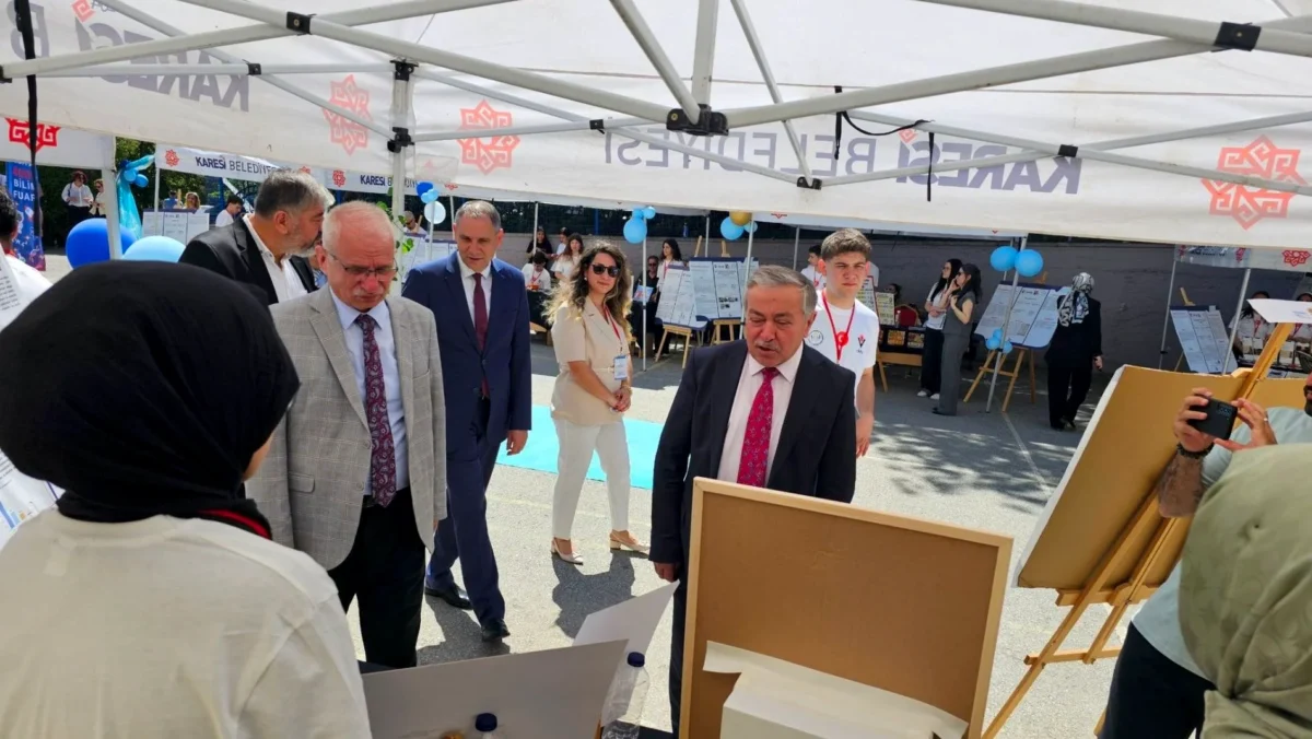 Karesi Hacıilbey Lisesi TÜBİTAK 4006 Bilim Fuarı Açıldı