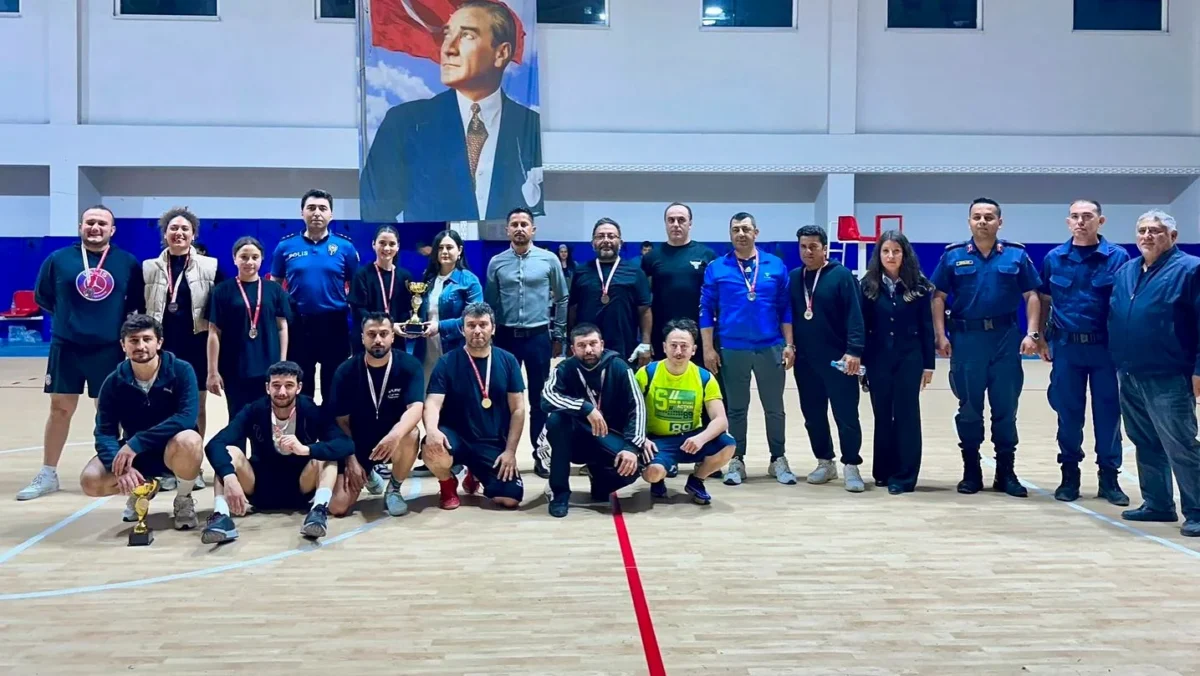 Marmara Adası'nda Gençlik Haftası Voleybol Turnuvası Heyecanı