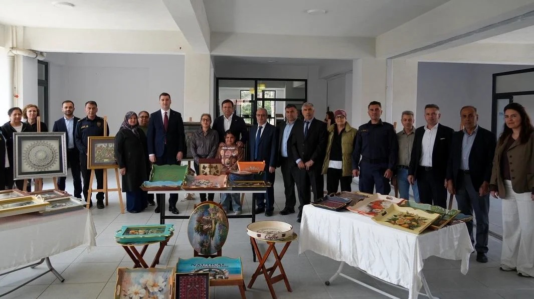 Sındırgı Rölyef Kursu: Kaymakam Koyuncu El Sanatları Sınıfını İnceledi