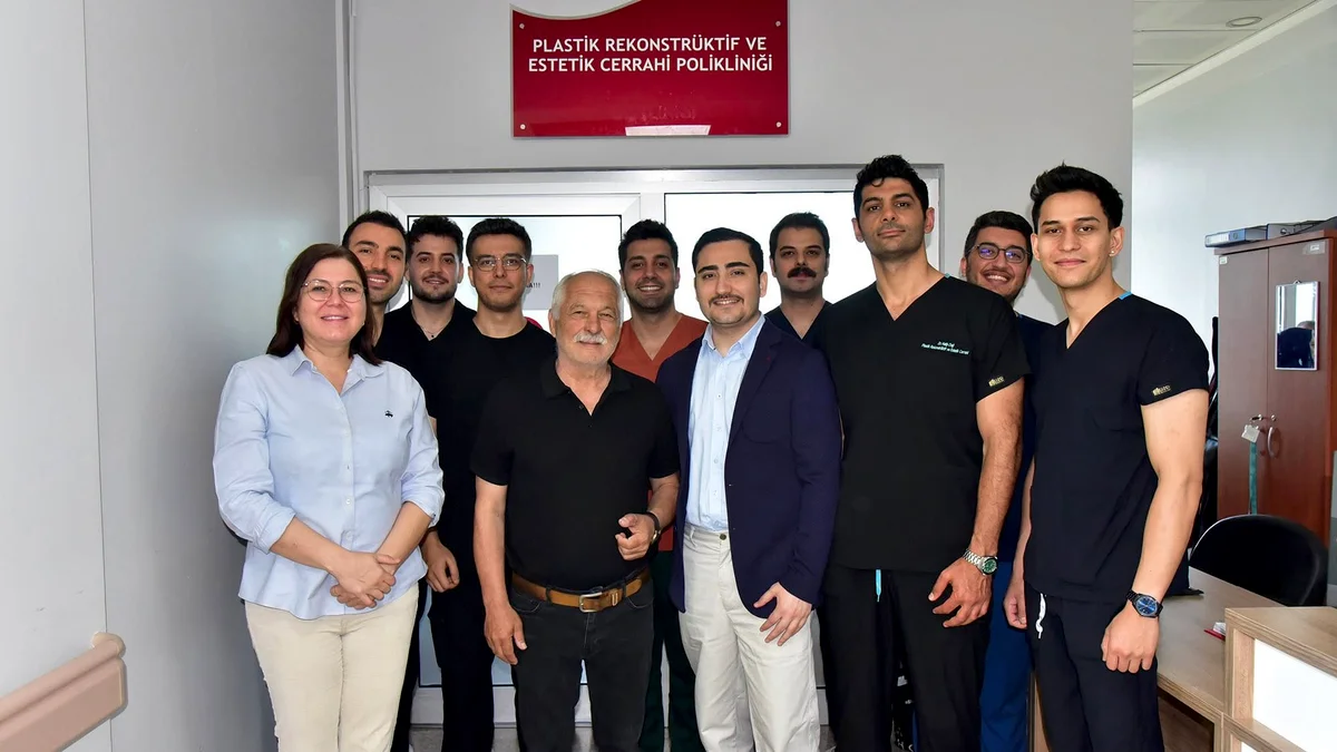 Balıkesir'de Kopan Başparmak Mikrocerrahiyle Yerine Dikildi