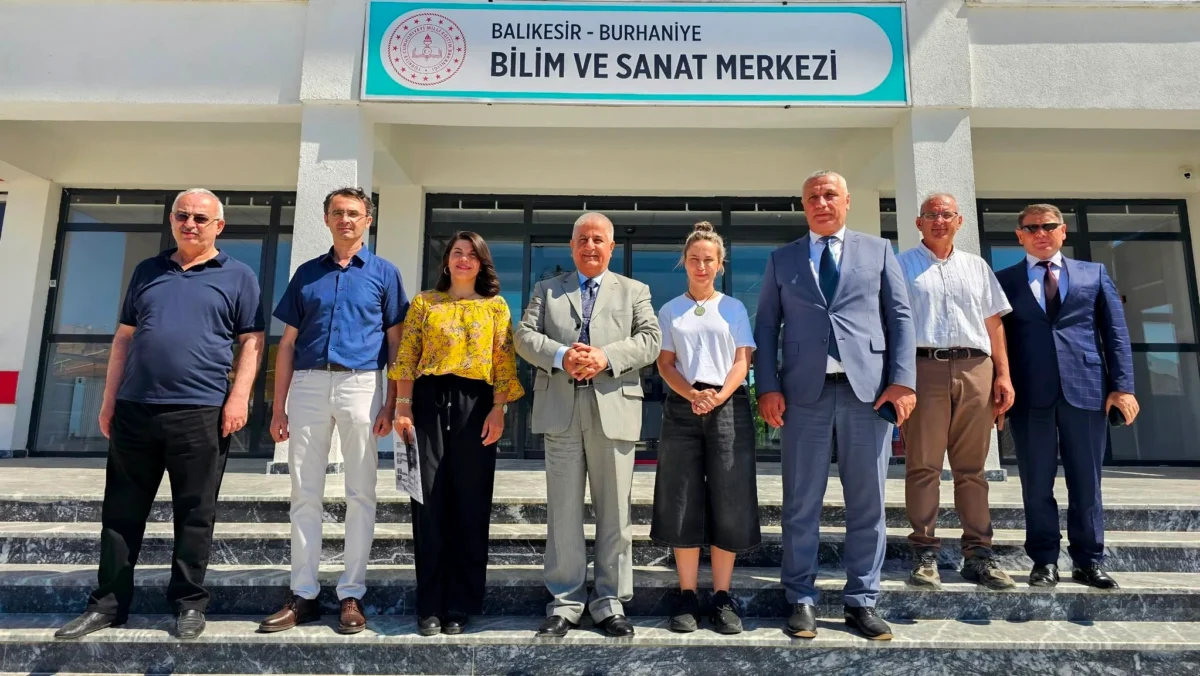 Balıkesir İl Millî Eğitim Müdürü Sahada Eğitim İncelemelerini Sürdürüyor