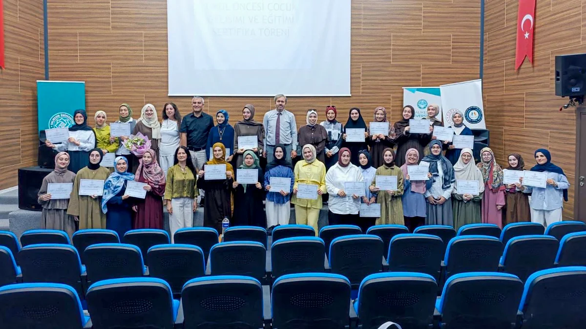 Balıkesir Üniversitesi'nde Okul Öncesi Çocuk Gelişimi Sertifika Programı Tamamlandı