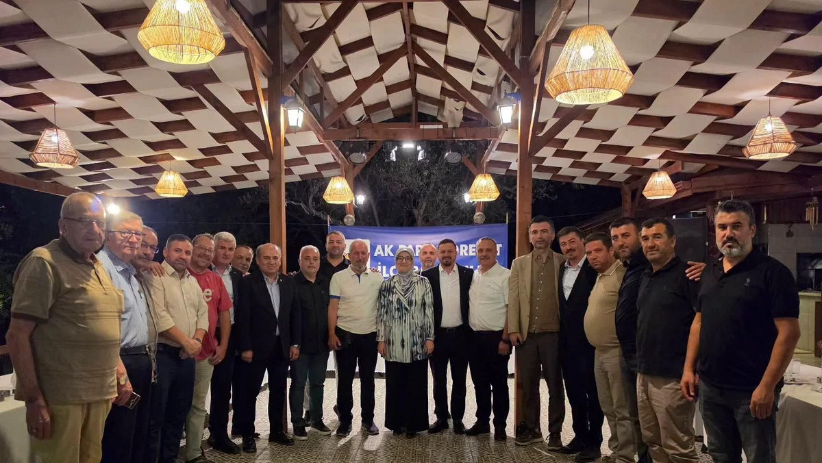 AK Parti Edremit'te STK Temsilcileriyle İstişare Toplantısında Buluştu