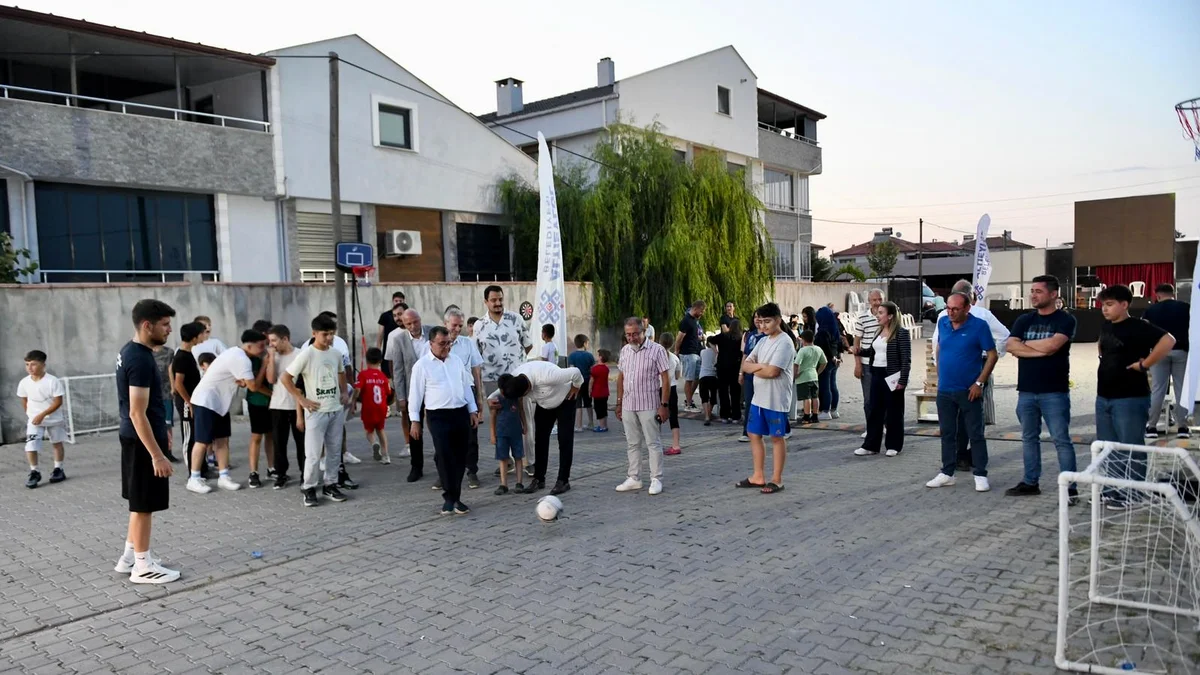 Altıeylül'de Kırsalda Yaz Akşamları Başladı: İlk Durağı Halalca