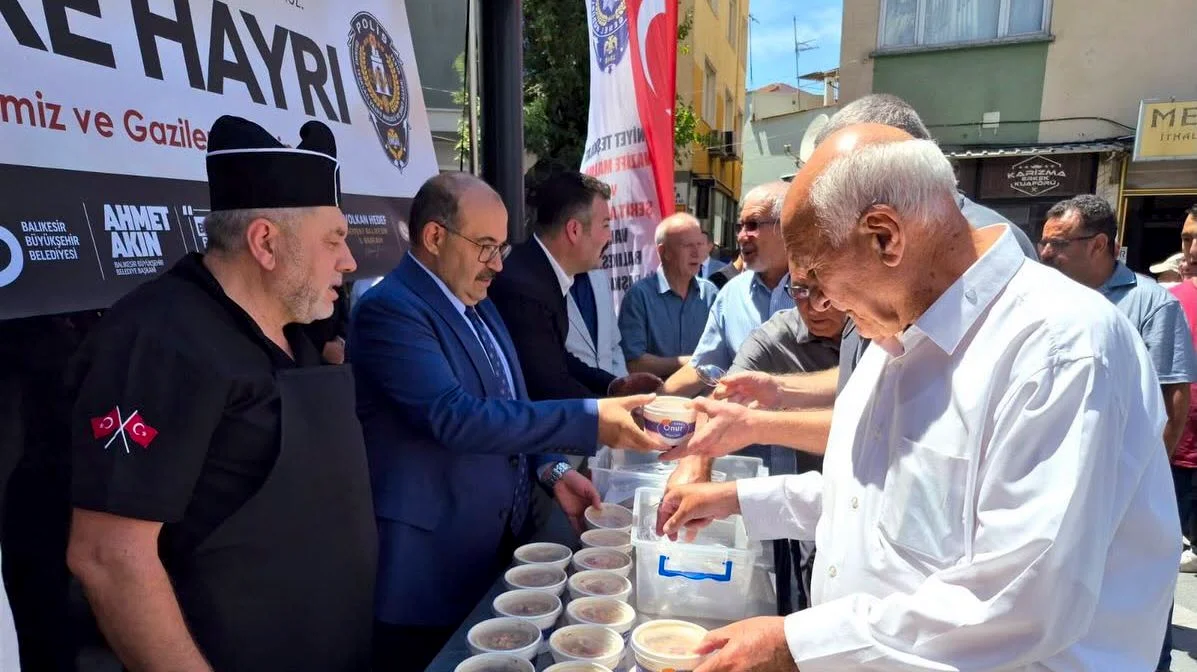 Balıkesir'de Aşure Hayrı: Vali Ustaoğlu EMŞAV Etkinliğinde