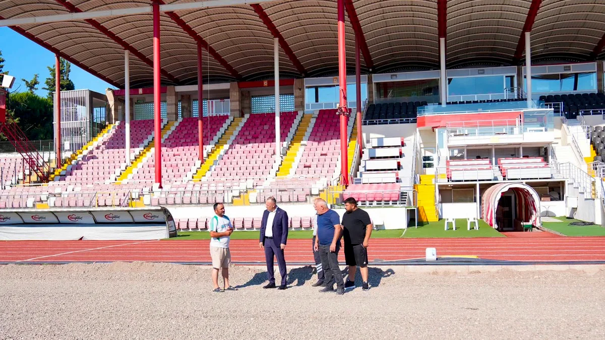Balıkesir'de Spor Tesisleri Yenileme Çalışmaları Hız Kesmeden Devam Ediyor