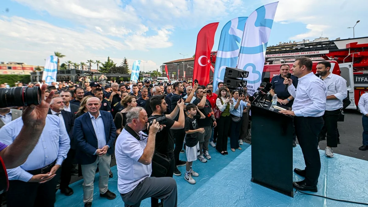 Balıkesir İtfaiyesi 53 Yeni Araçla Güçlendi: Hedef Bölgenin En Güçlü Teşkilatı Olmak