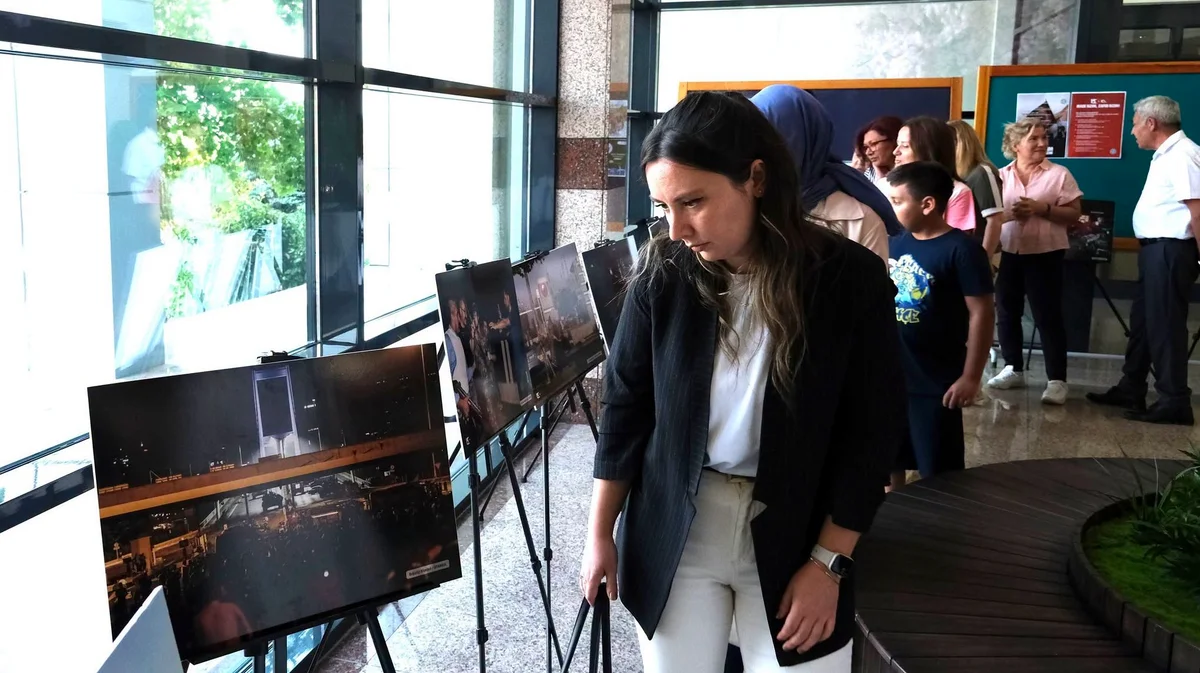 Balıkesir Üniversitesi'nde 15 Temmuz Fotoğraf Sergisi Açıldı