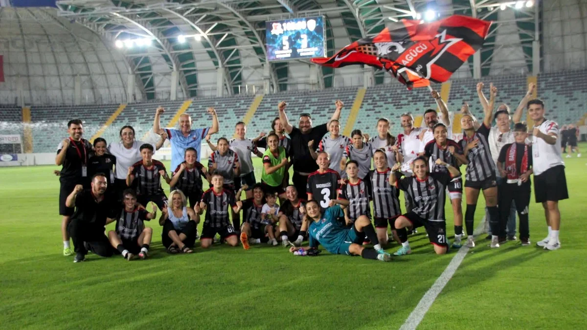 Bandırmagücü Kadın Futbol Takımı Yarı Finalde: 2. Lig Yolunda Dev Adım
