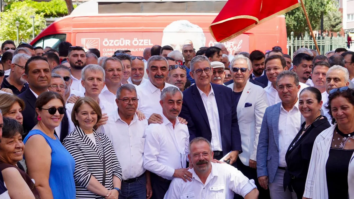CHP Balıkesir'de Tarihi Kopuş: 11 Belediye Başkanı İstifa Etti