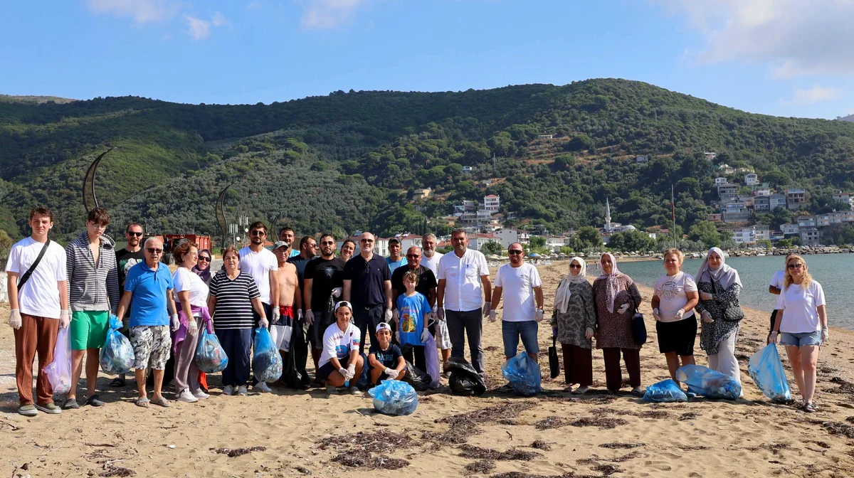 Marmara Adalar Belediyesi'nden Topağaç'ta Çevre Temizliği