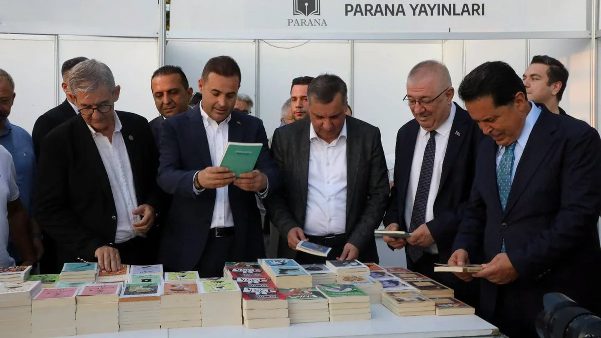 8. Edremit Kitap Fuarı Başladı: 380 Yazar ve 145 Yayınevi Altınkum'da Buluştu