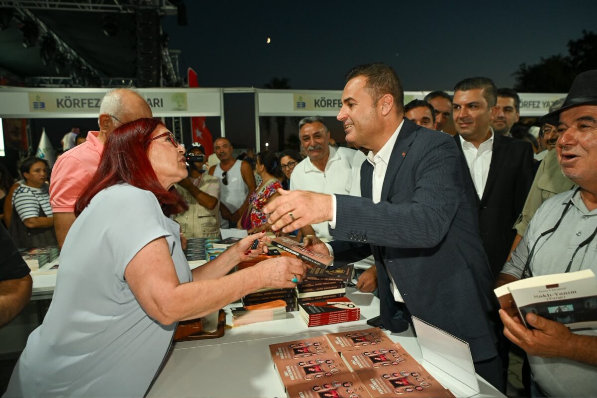 akin 8. edremit kitap fuarina katildi 3