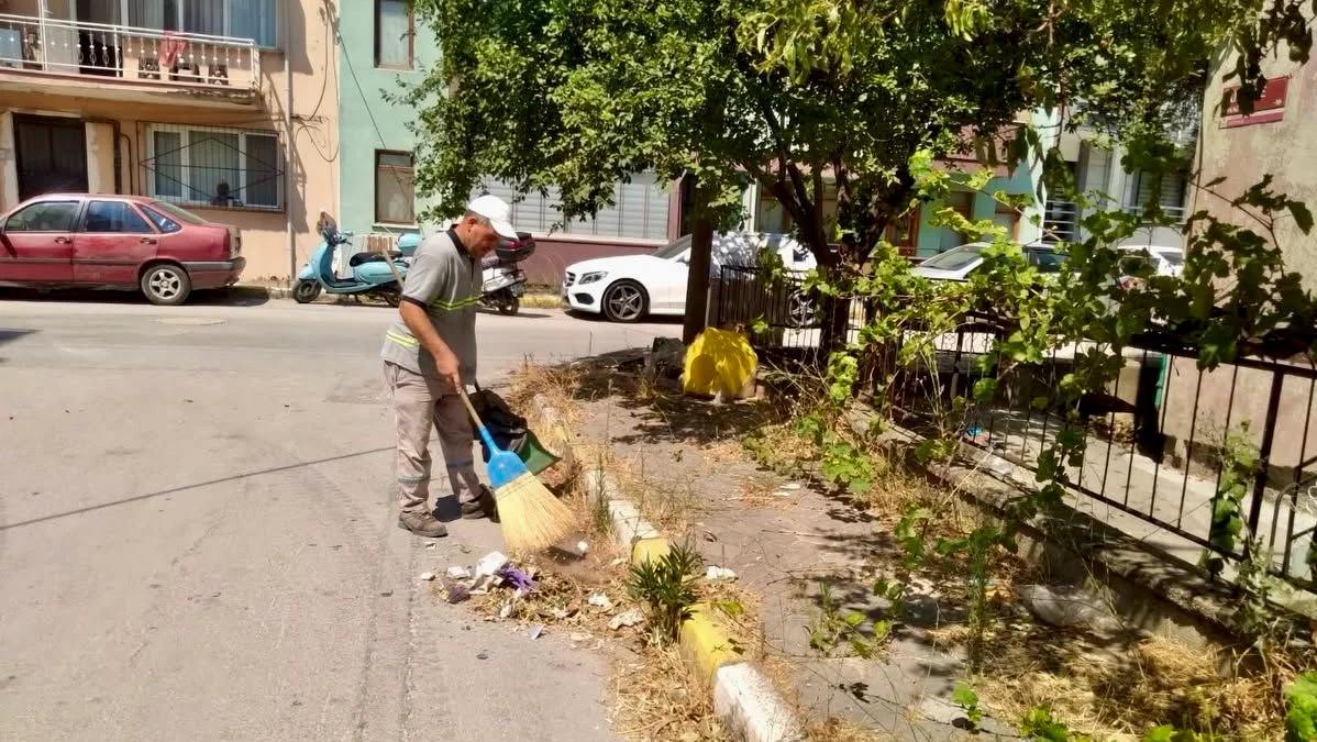 Altıeylül Belediyesi'nin Saha Çalışmaları Kesintisiz Sürüyor