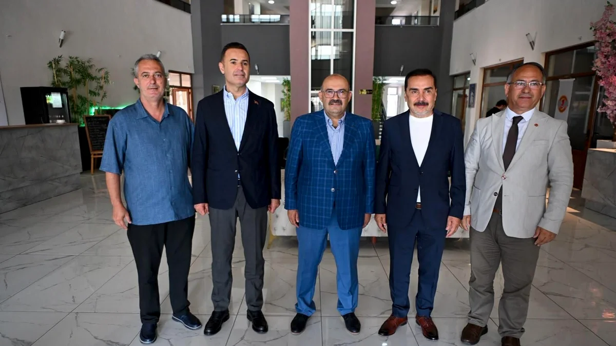Başkan Akın, Balıkesir Uluslararası Medya ve Yapay Zekâ Zirvesi'ne Katıldı